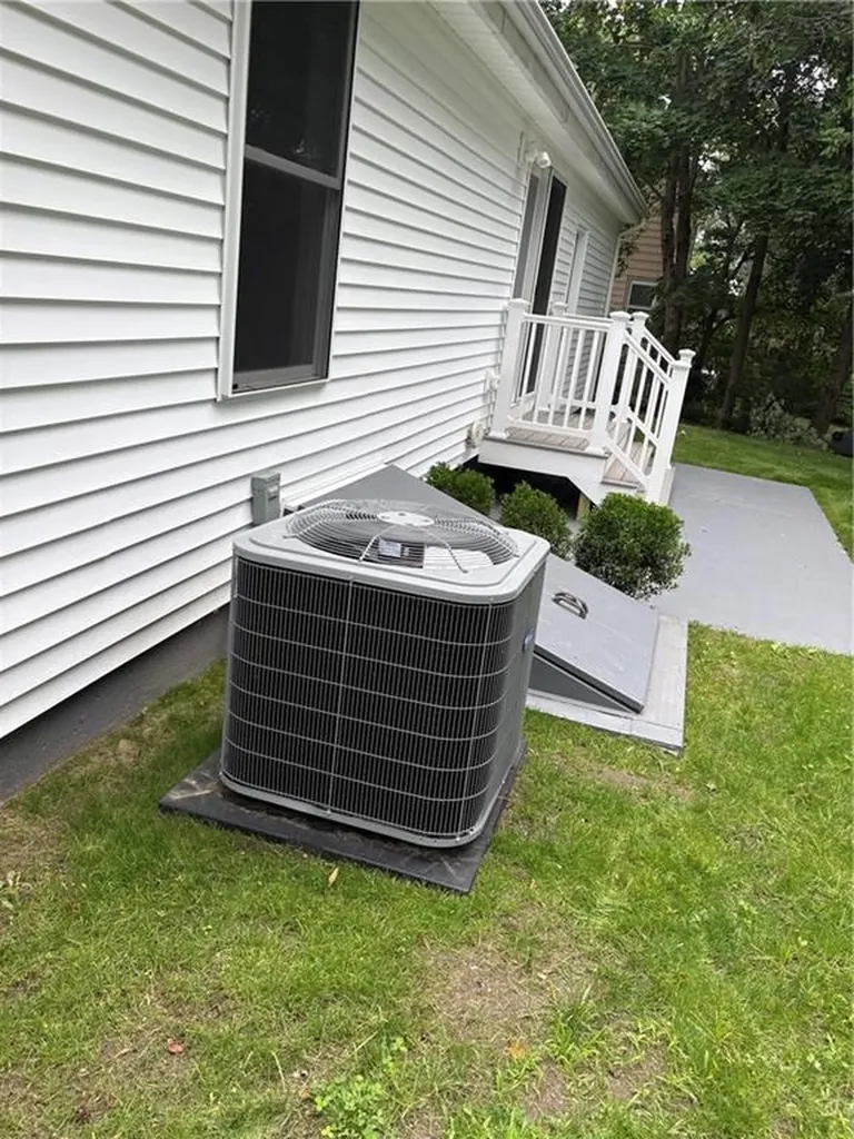 76 Beverly Road East Providence RI 02915
