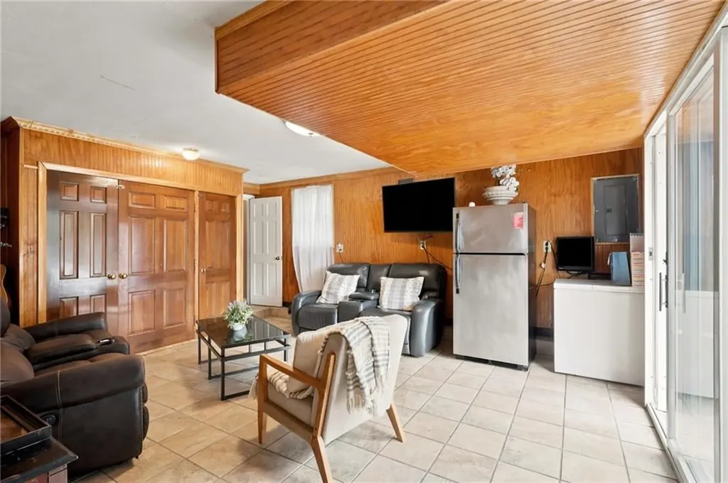 69 Trask Street Providence RI 02905