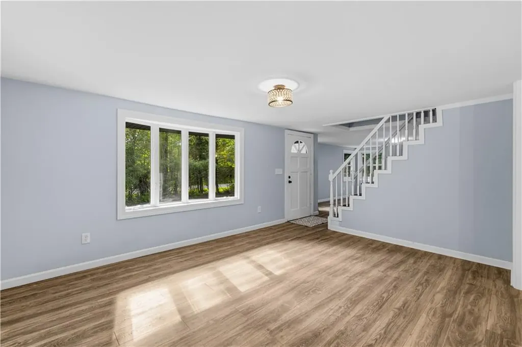 380 Brayton Road Tiverton RI 02878