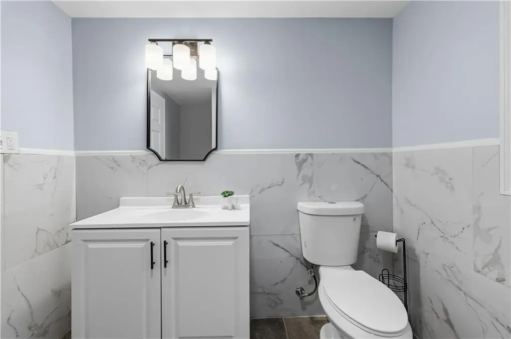 380 Brayton Road Tiverton RI 02878