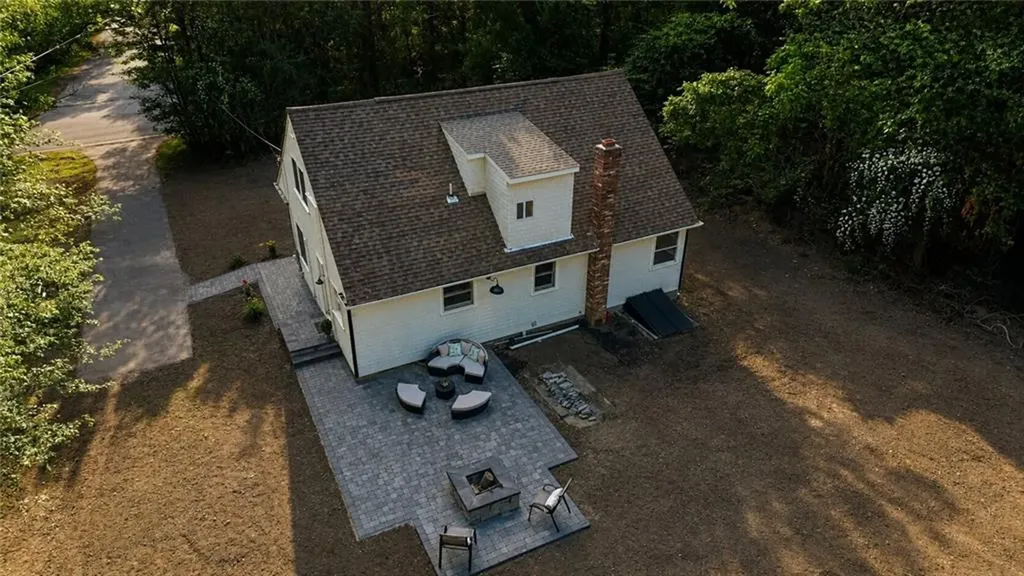 380 Brayton Road Tiverton RI 02878