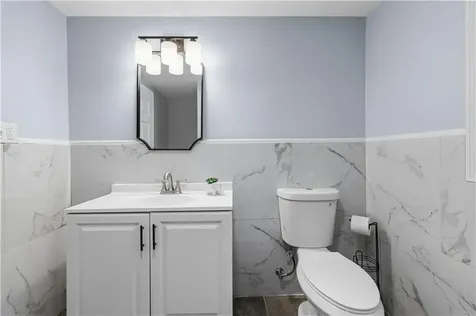 380 Brayton Road Tiverton RI 02878