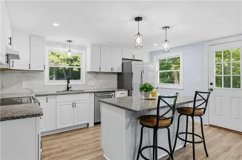 380 Brayton Road Tiverton RI 02878