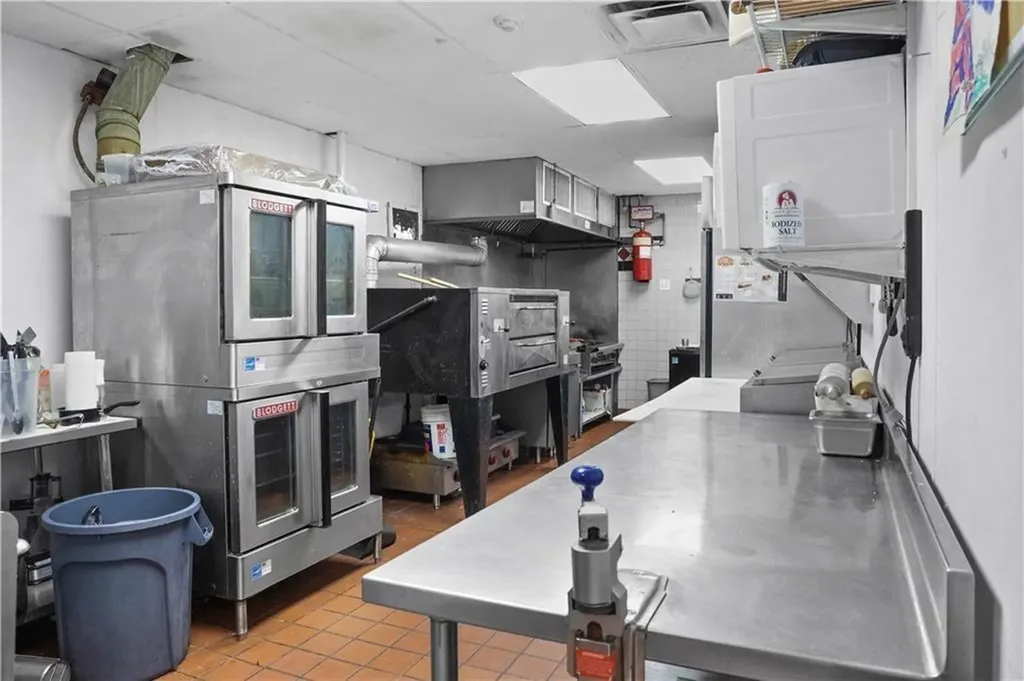 693 Oaklawn Avenue Cranston RI 02920