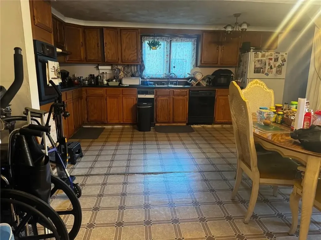 73 Benedict Street Providence RI 02907