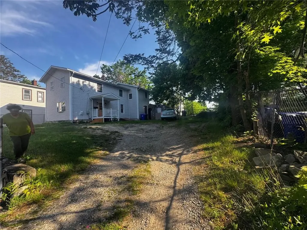 73 Benedict Street Providence RI 02907