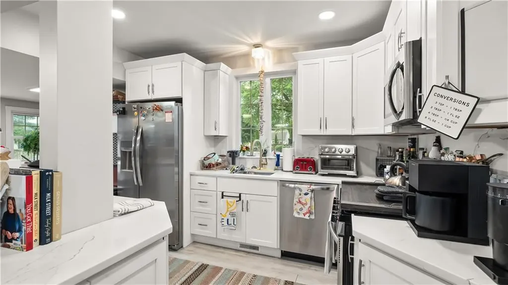 29 Burt Street Warwick RI 02886