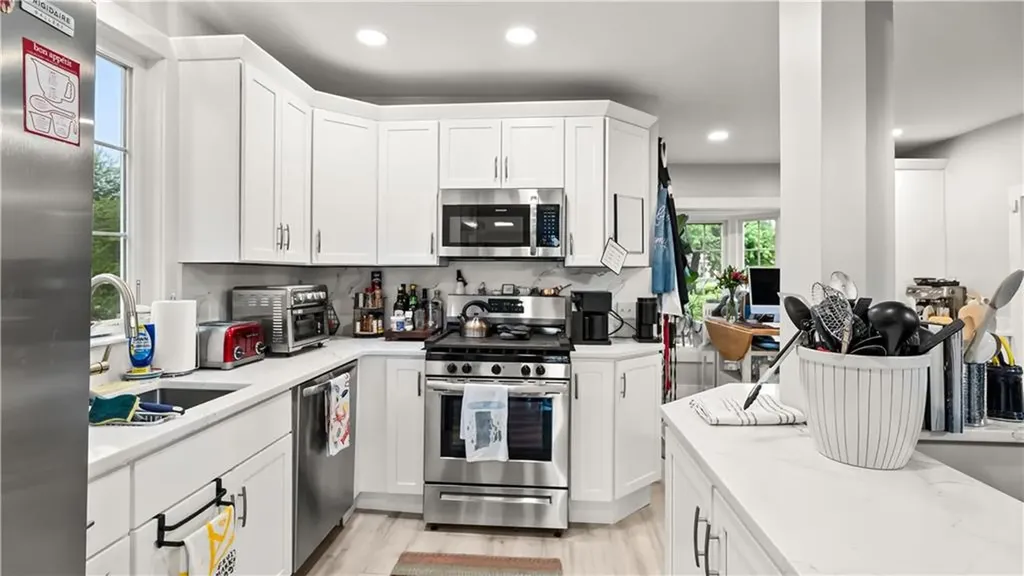 29 Burt Street Warwick RI 02886