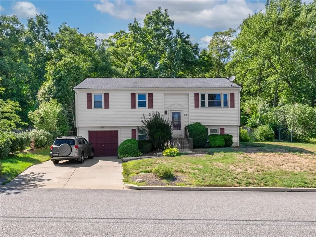 35 Sycamore Drive Cranston RI 02921