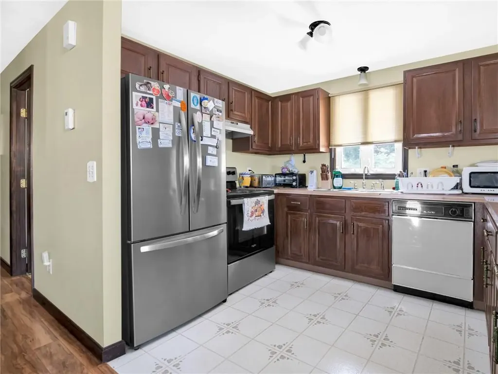 35 Sycamore Drive Cranston RI 02921