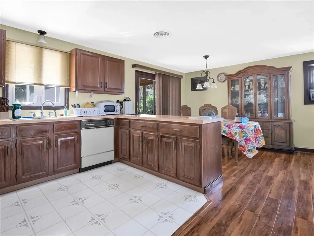 35 Sycamore Drive Cranston RI 02921