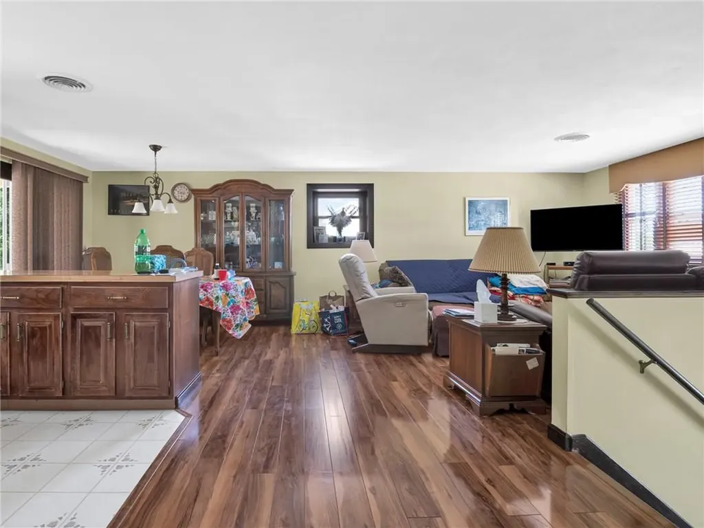 35 Sycamore Drive Cranston RI 02921