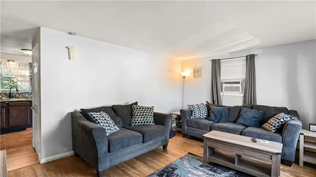 59 Liverpool Street Warwick RI 02886