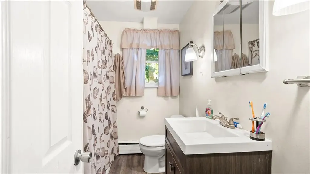 59 Liverpool Street Warwick RI 02886