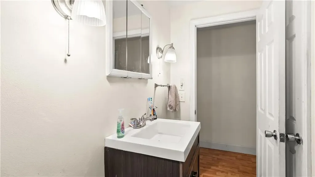 59 Liverpool Street Warwick RI 02886
