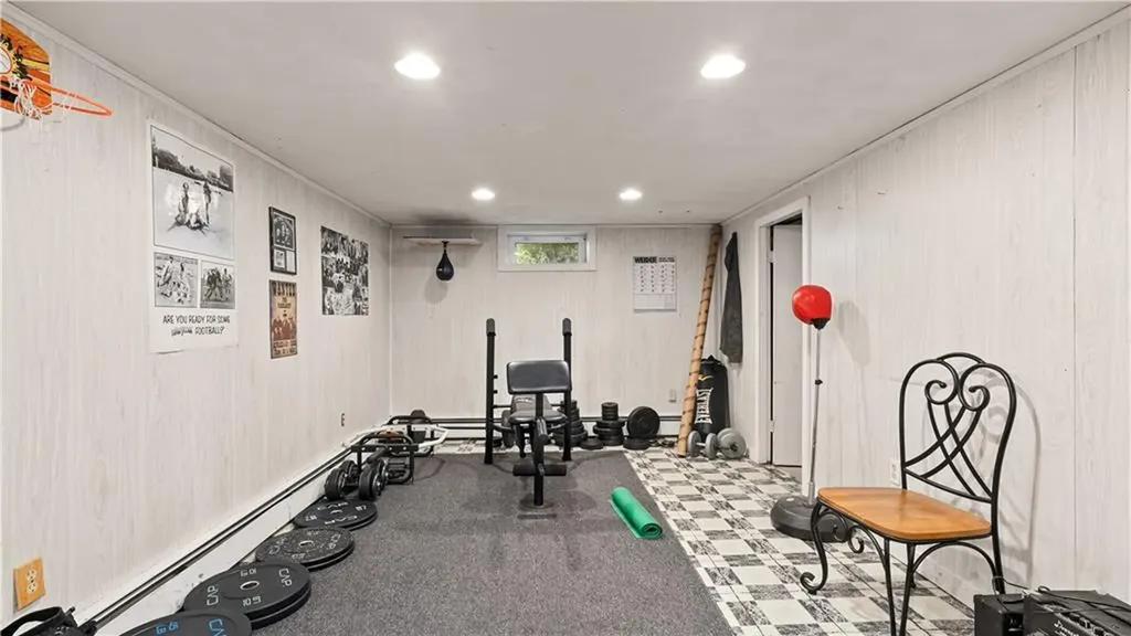 59 Liverpool Street Warwick RI 02886