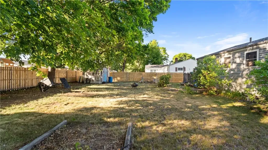 59 Liverpool Street Warwick RI 02886