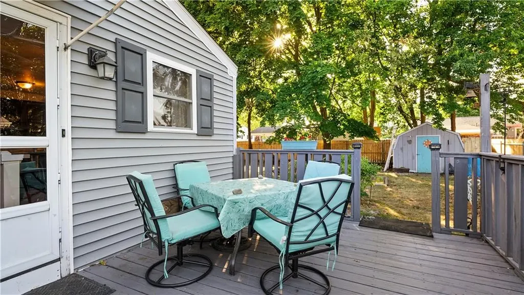 59 Liverpool Street Warwick RI 02886