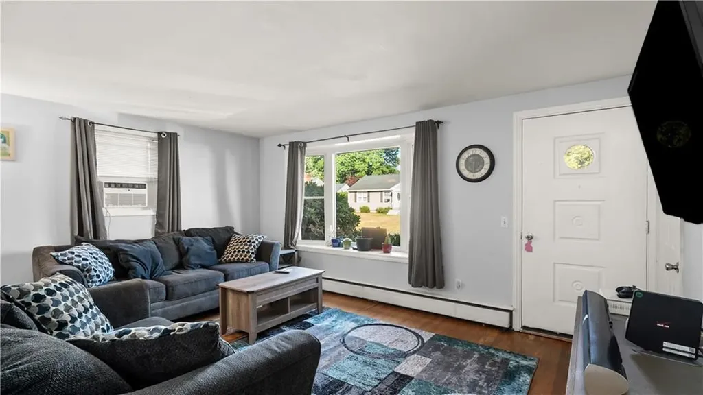 59 Liverpool Street Warwick RI 02886
