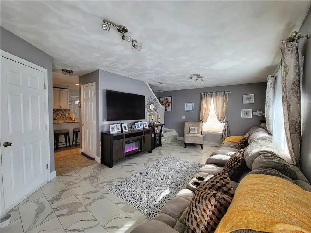 42 Burnside Street Providence RI 02905