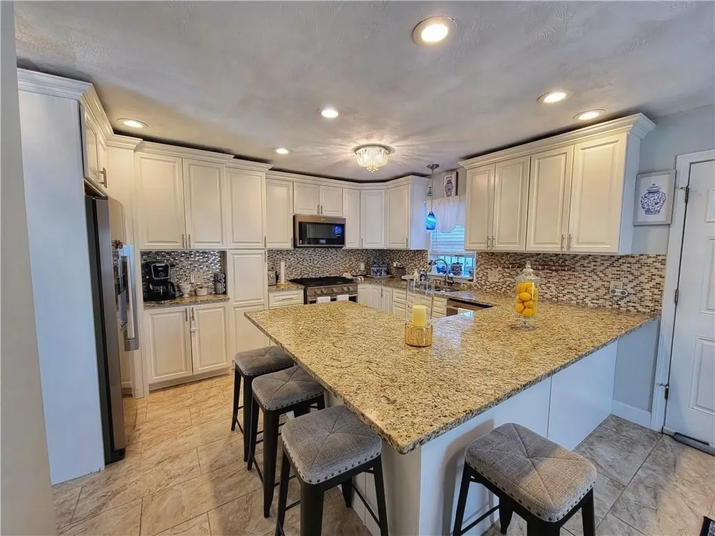 42 Burnside Street Providence RI 02905