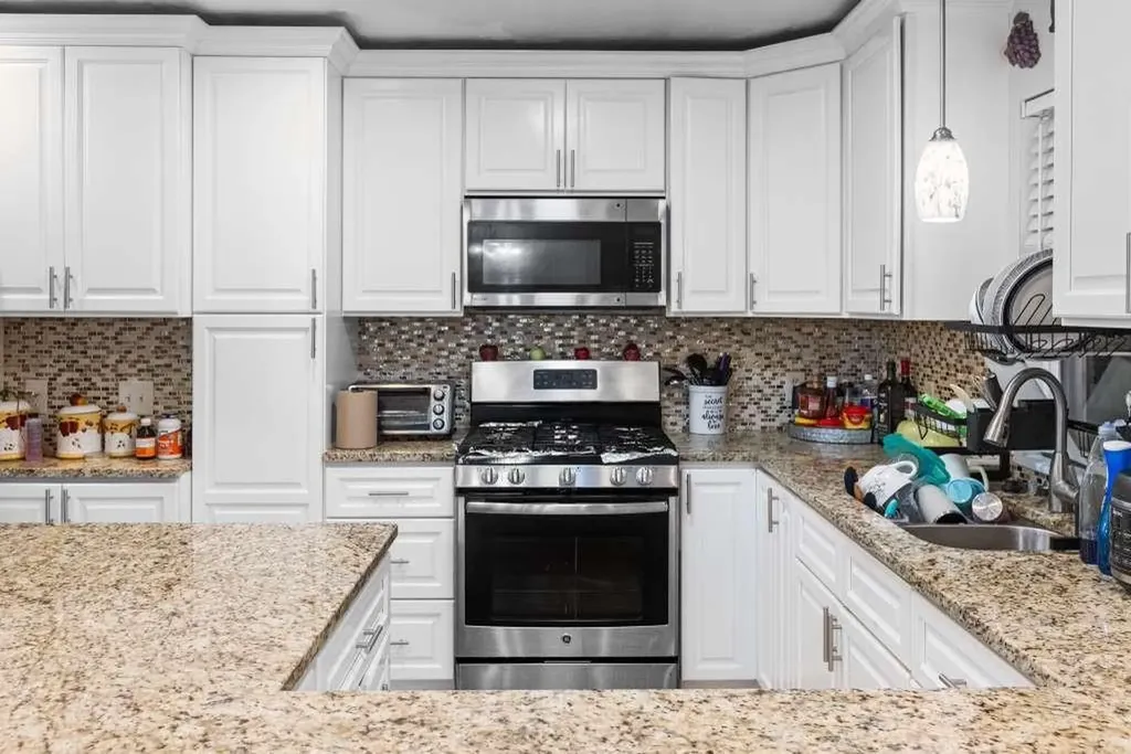 42 Burnside Street Providence RI 02905