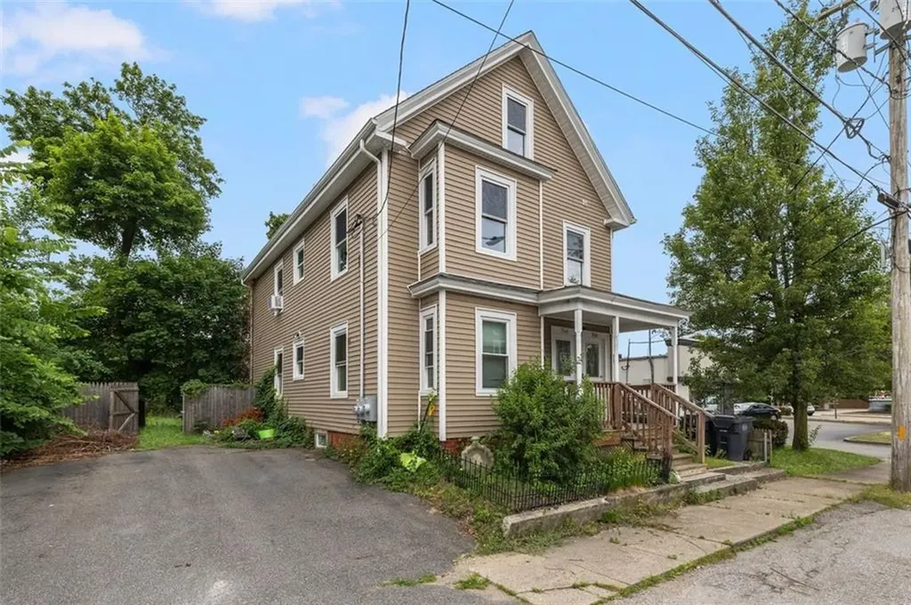 268 Washington Street Warwick RI 02888