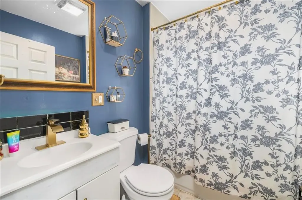 268 Washington Street Warwick RI 02888