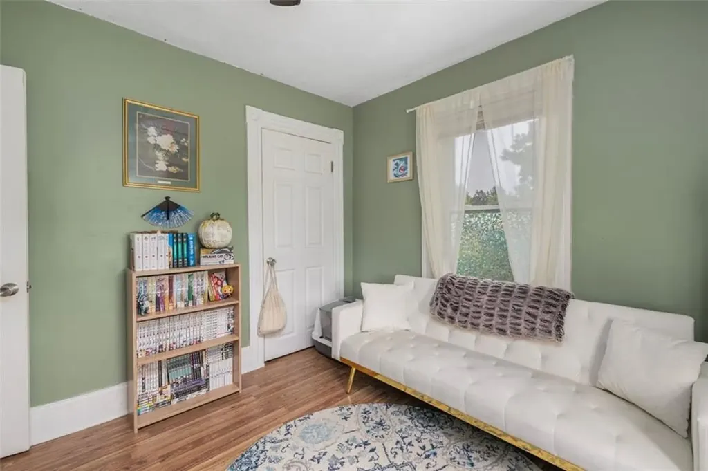 268 Washington Street Warwick RI 02888