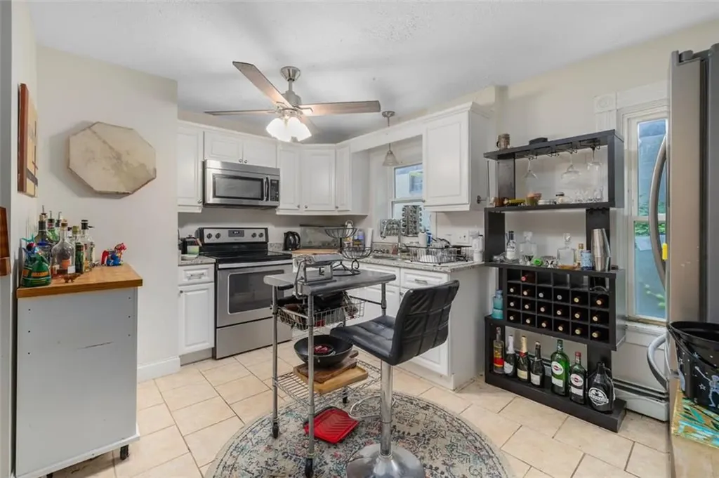 268 Washington Street Warwick RI 02888