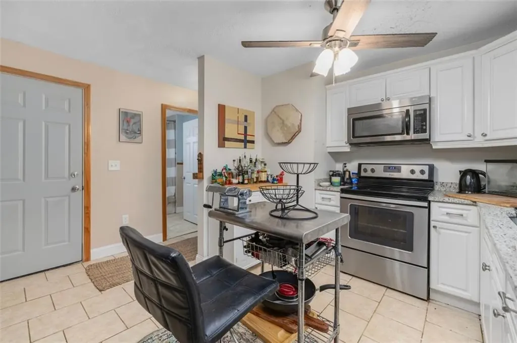268 Washington Street Warwick RI 02888