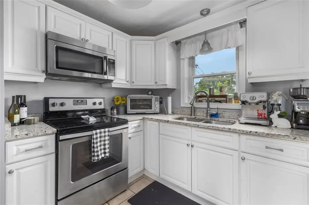 268 Washington Street Warwick RI 02888