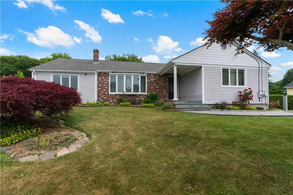 6 Varnum Avenue Bristol RI 02809