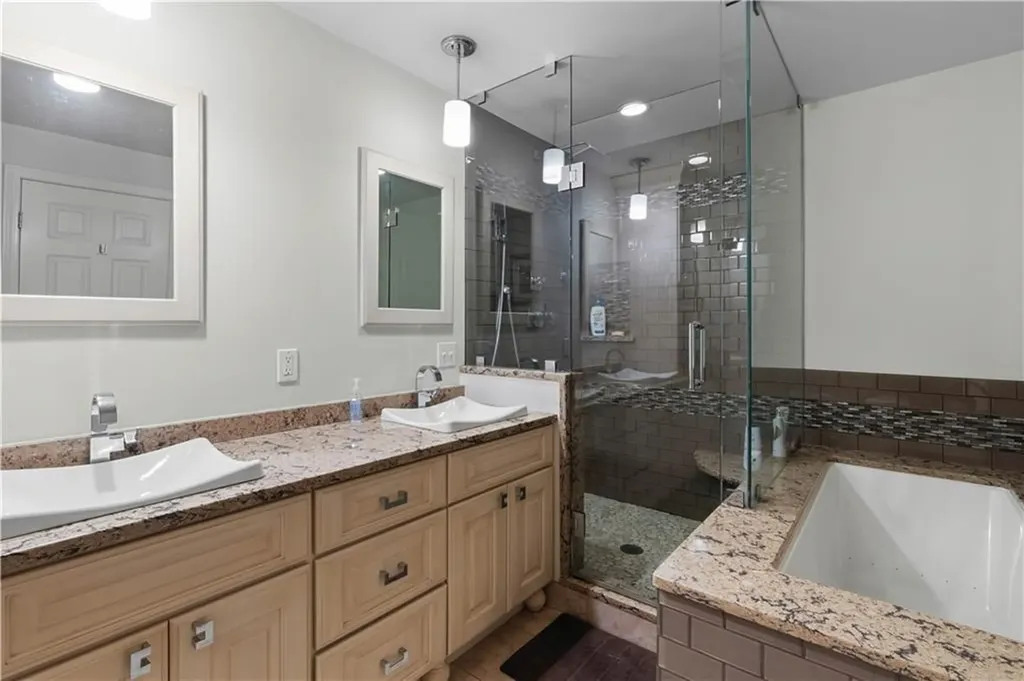 6 Varnum Avenue Bristol RI 02809