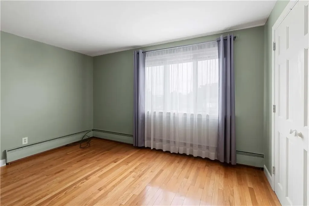 6 Varnum Avenue Bristol RI 02809