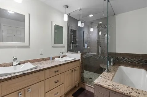 6 Varnum Avenue Bristol RI 02809