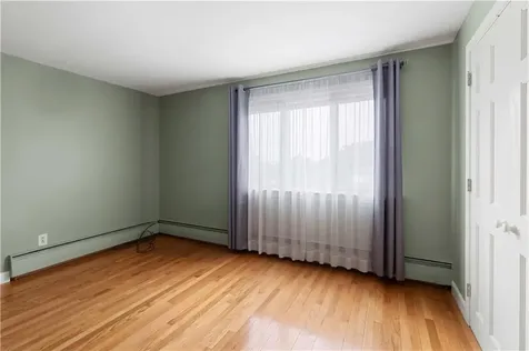 6 Varnum Avenue Bristol RI 02809