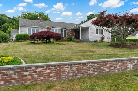 6 Varnum Avenue Bristol RI 02809