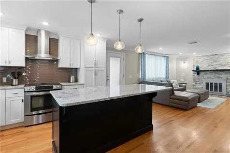 6 Varnum Avenue Bristol RI 02809