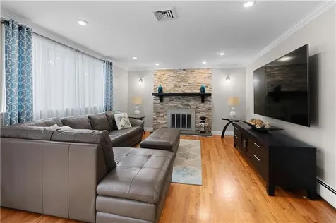 6 Varnum Avenue Bristol RI 02809
