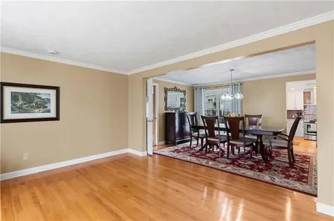 6 Varnum Avenue Bristol RI 02809