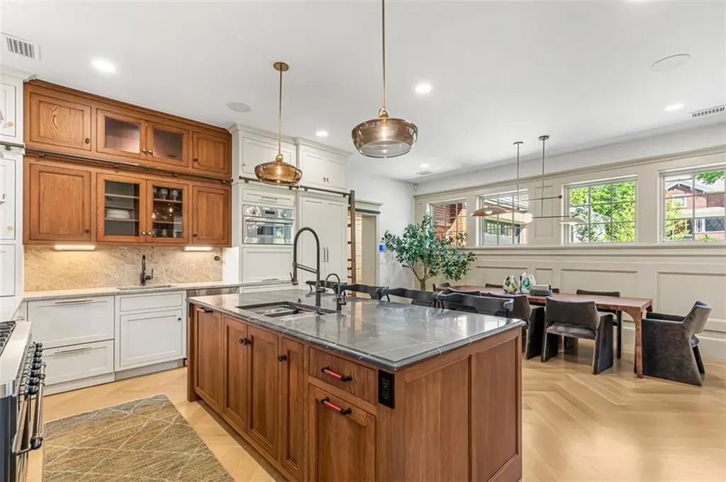 465 Lloyd Avenue Providence RI 02906