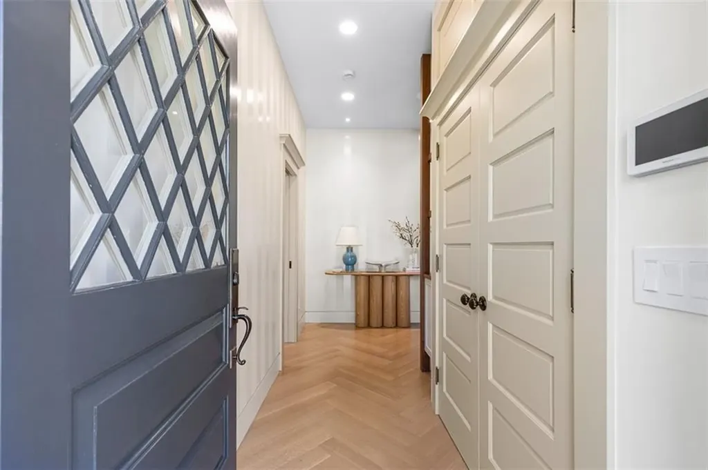 465 Lloyd Avenue Providence RI 02906