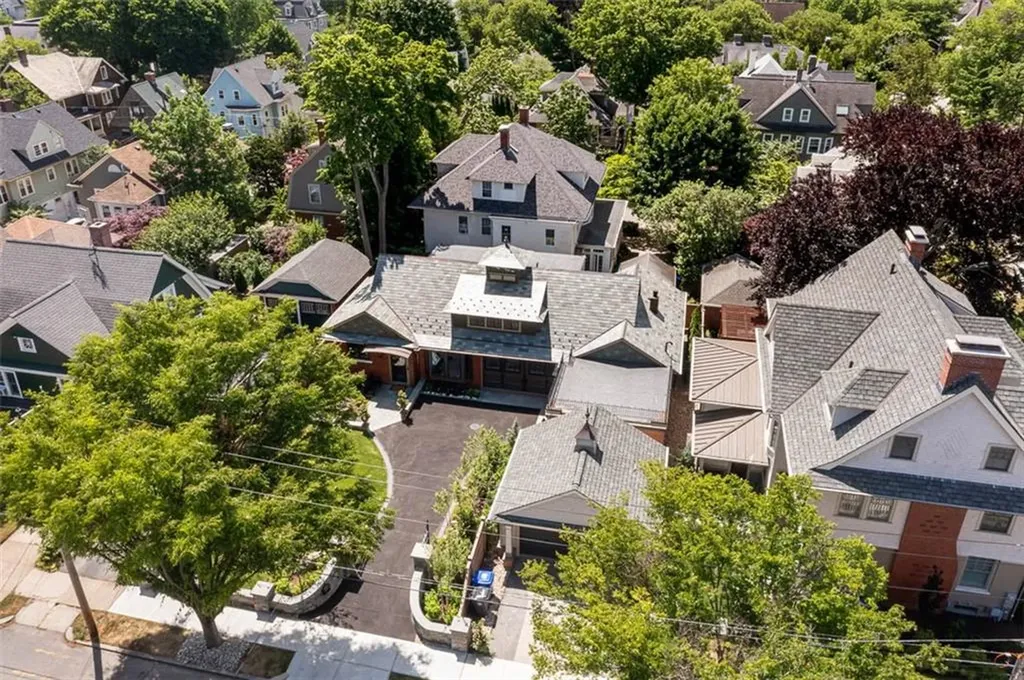 465 Lloyd Avenue Providence RI 02906