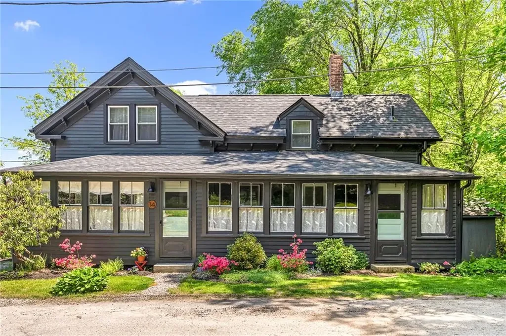 14 Hill Street Hopkinton RI 02832