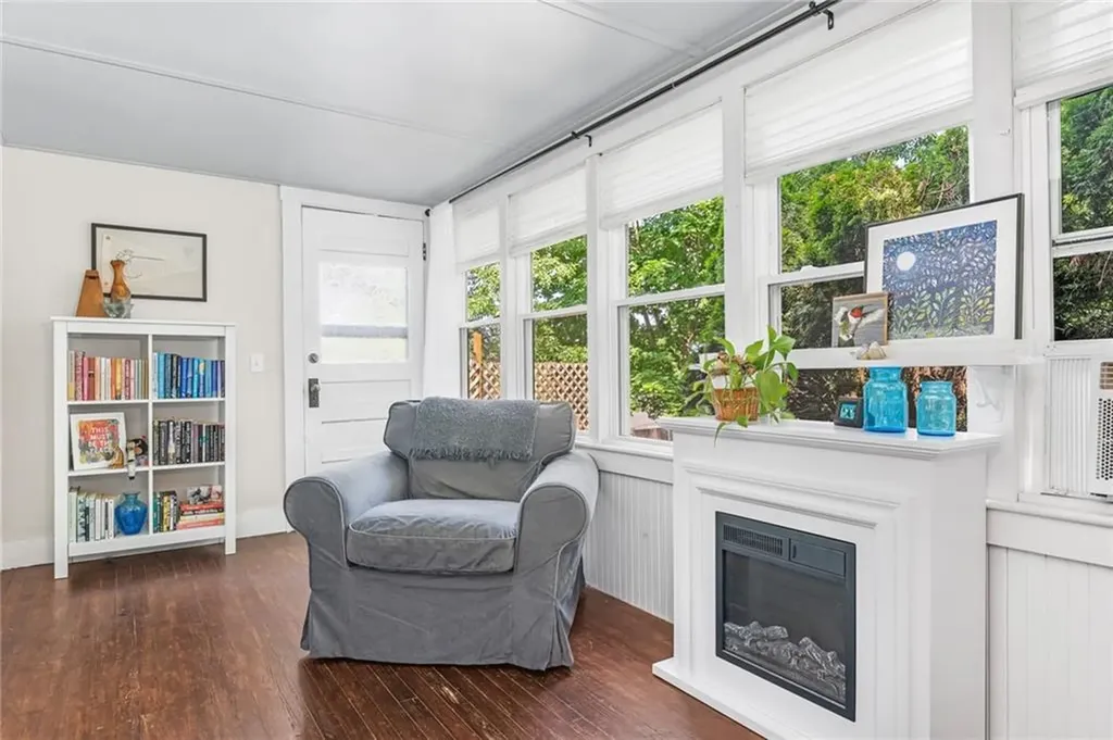 14 Hill Street Hopkinton RI 02832