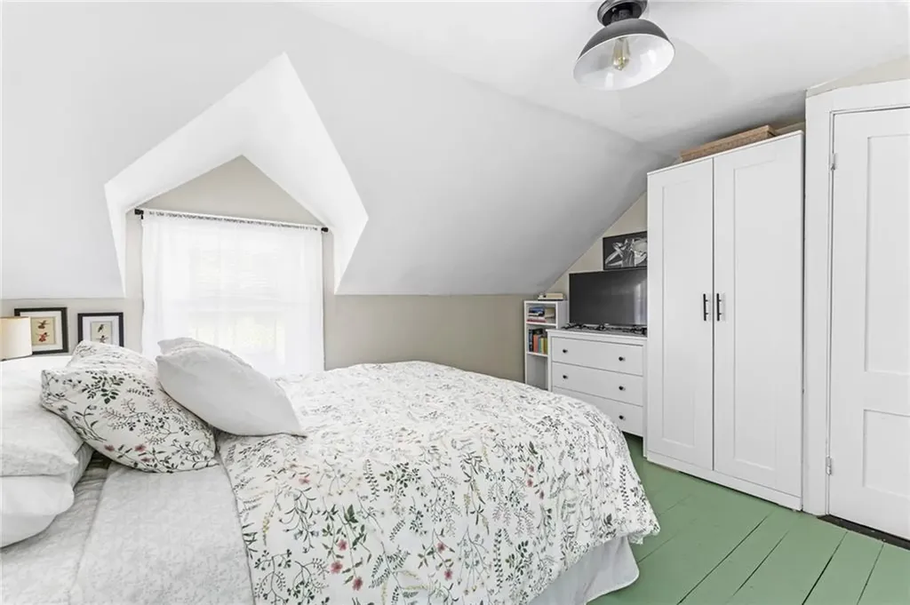 14 Hill Street Hopkinton RI 02832