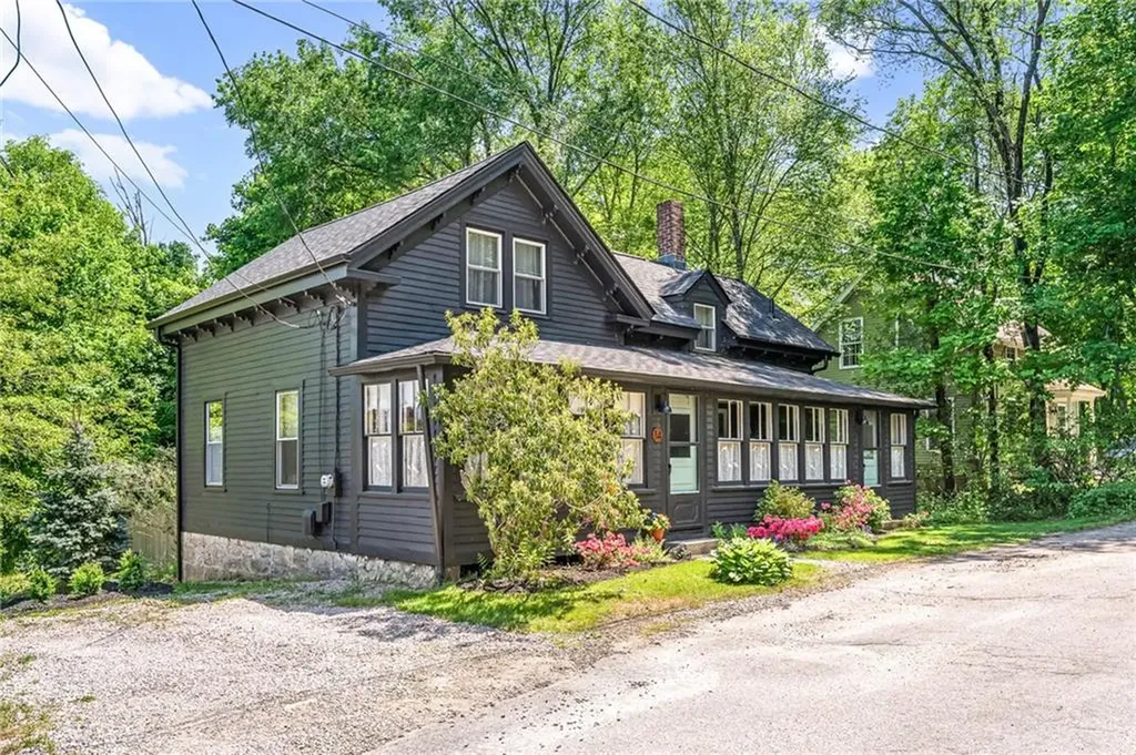 14 Hill Street Hopkinton RI 02832