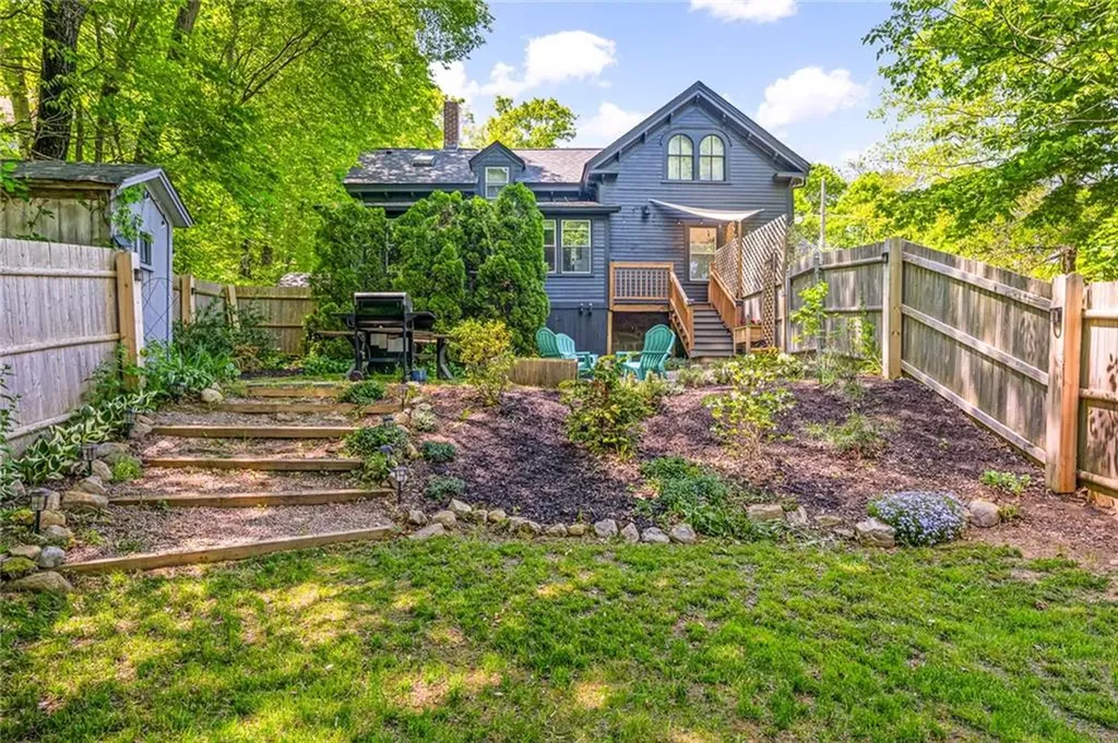 14 Hill Street Hopkinton RI 02832
