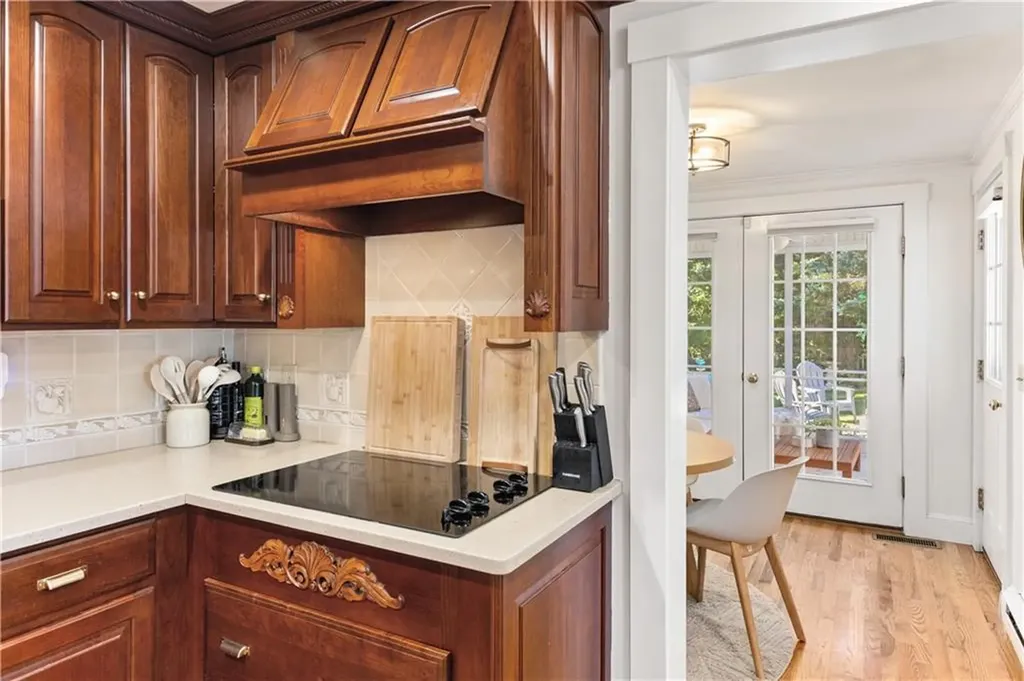 225 Greenwood Avenue Warwick RI 02886